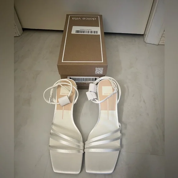 Dolce Vita Pearl Heels - Picture 6 of 6